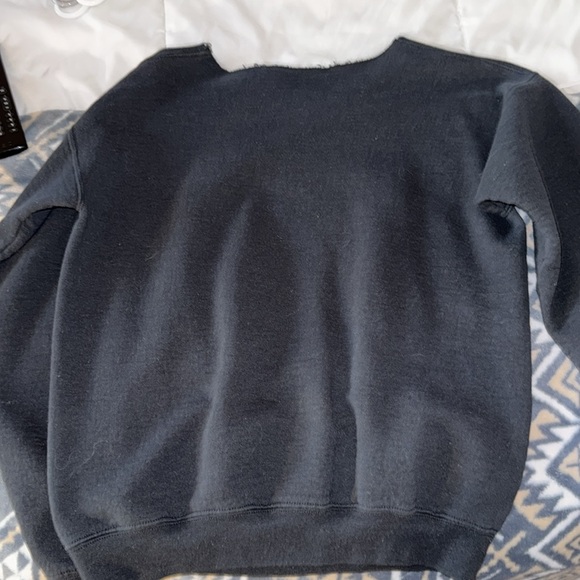 Tillys, Crewneck - Picture 2 of 2